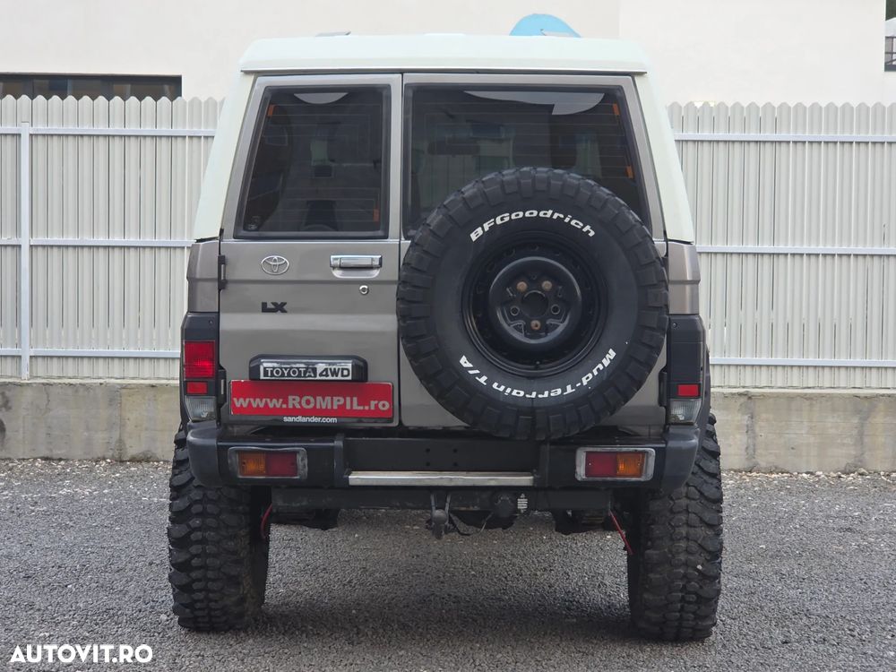 Toyota Land Cruiser - 5