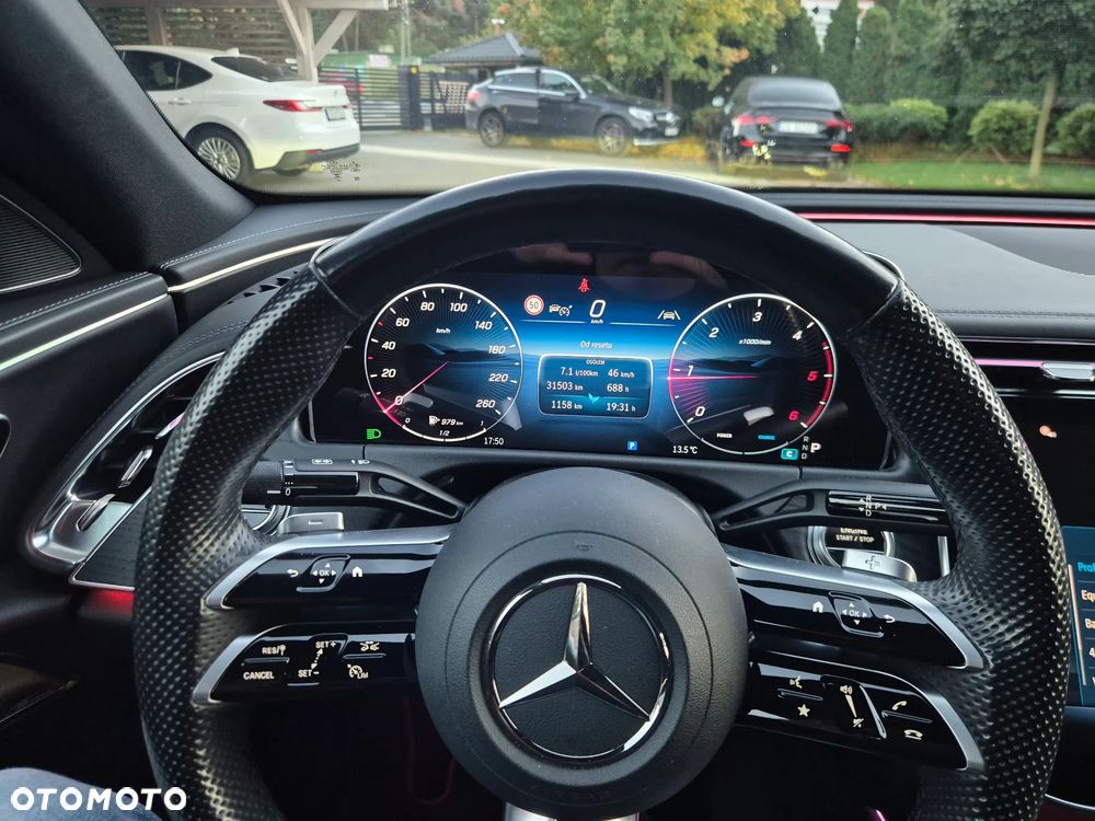 Mercedes-Benz Klasa E 220 d mHEV 4-Matic AMG 9G-Tronic - 26