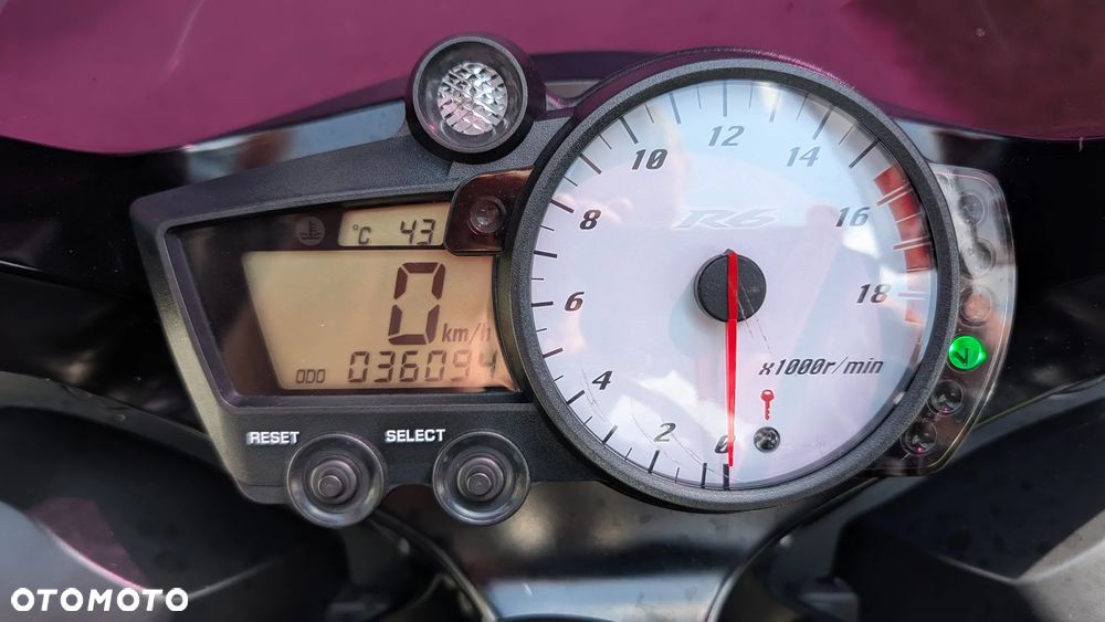 Yamaha R6 - 10