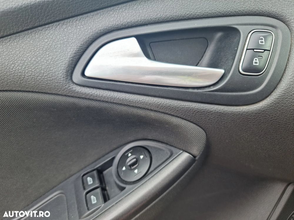 Ford Focus - 14
