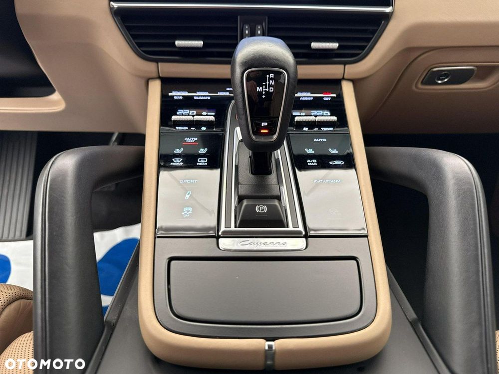 Porsche Cayenne - 26