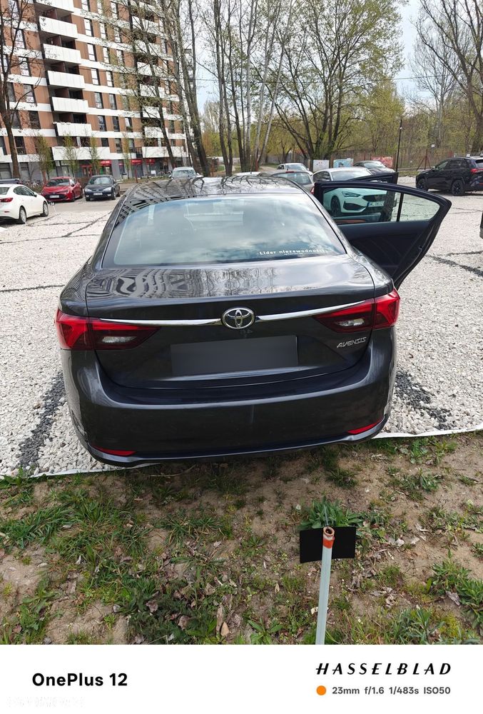 Toyota Avensis 1.8 Premium - 4