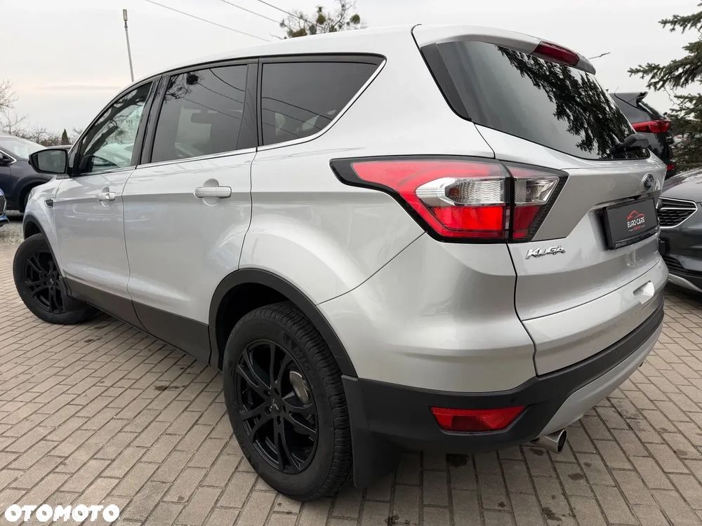 Ford Kuga 1.5 EcoBoost 2x4 Black & Silver - 2