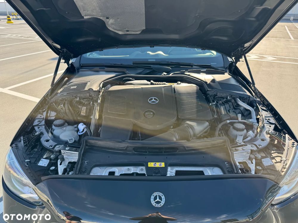 Mercedes-Benz Klasa C 180 9G-TRONIC AMG Line - 23