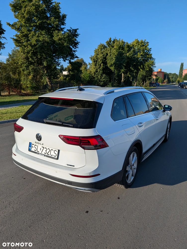 Volkswagen Golf - 8