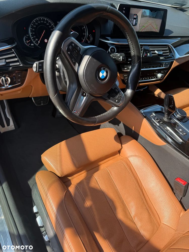 BMW Seria 5 530i xDrive - 7