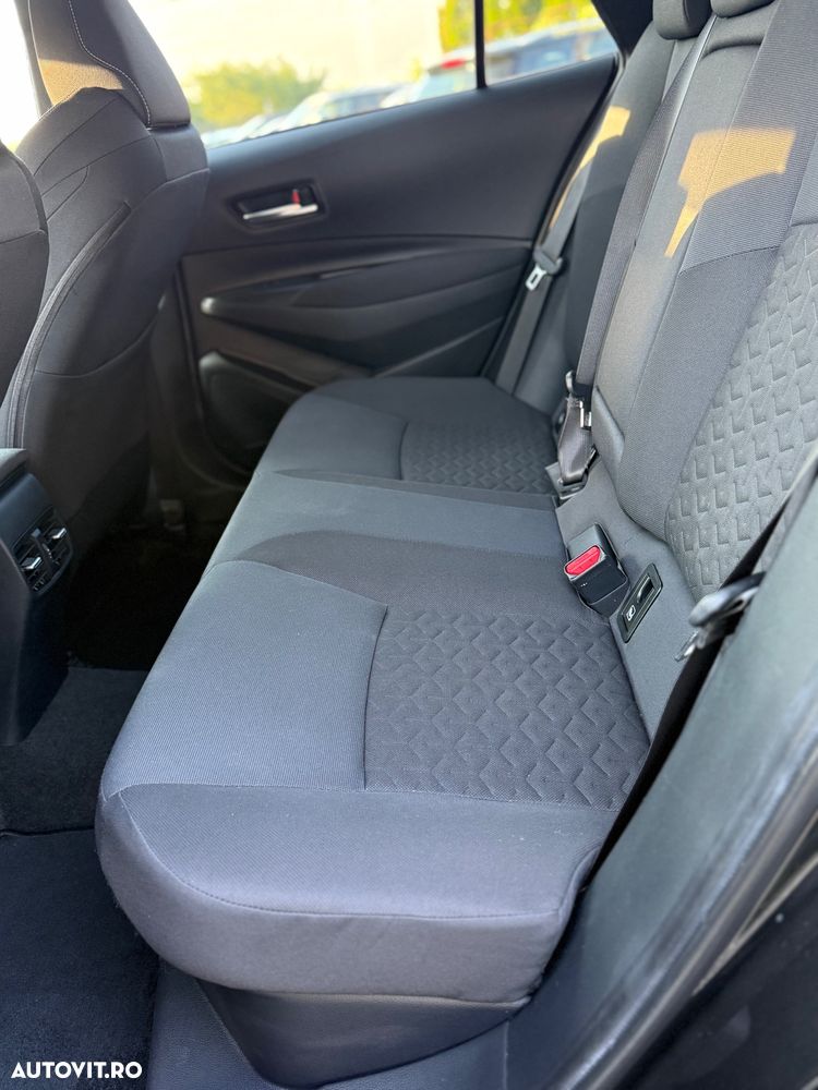 Toyota Corolla 1.8 HSD Business - 6