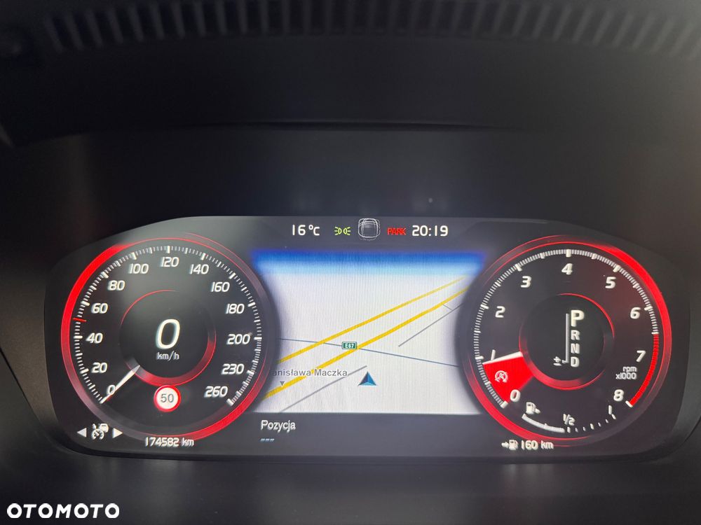 Volvo V90 Cross Country T6 AWD Pro - 28