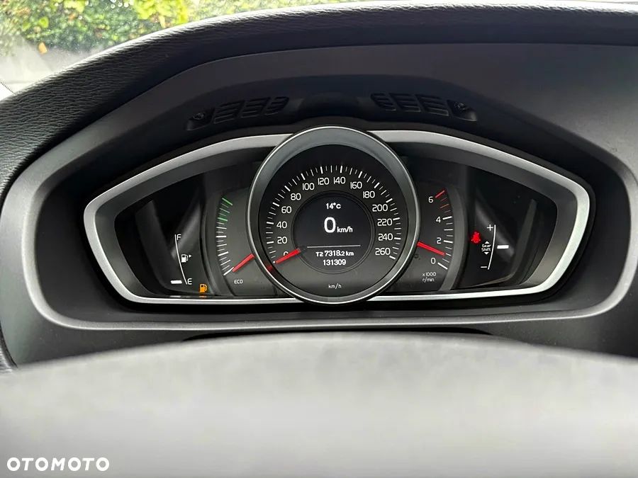 Volvo V40 D2 Drive-E Momentum - 31