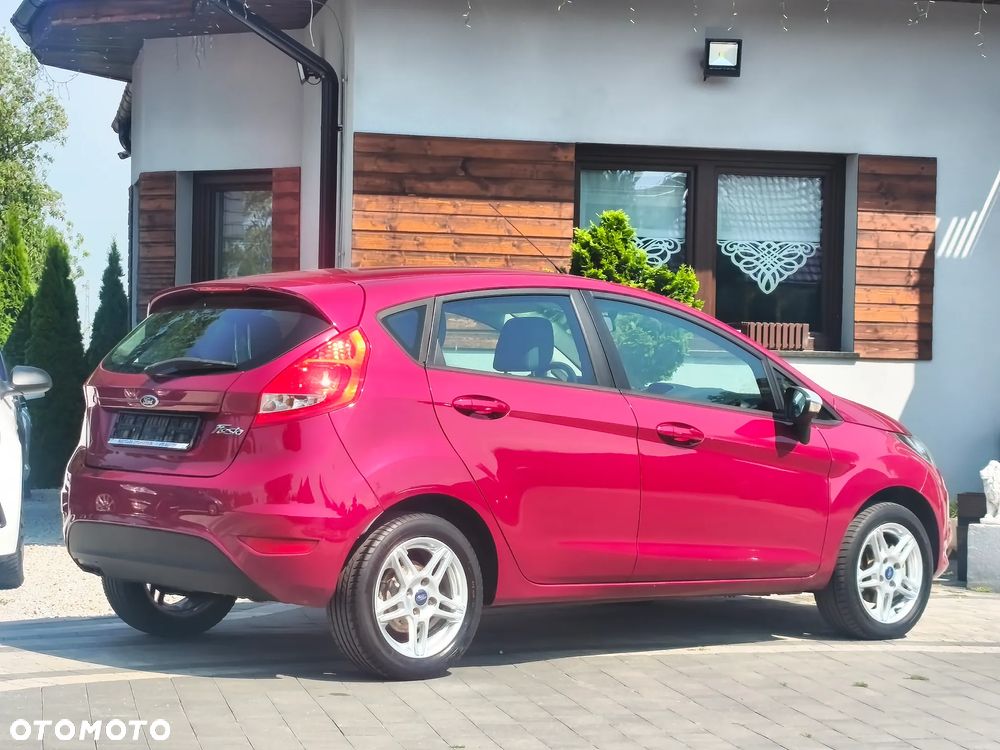 Ford Fiesta 1.25 Ghia - 25