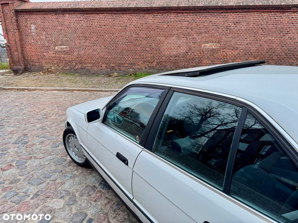BMW Seria 5 520i - 14