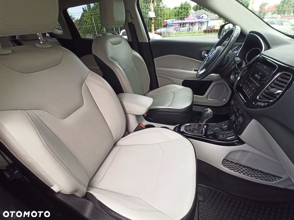 Jeep Compass - 11