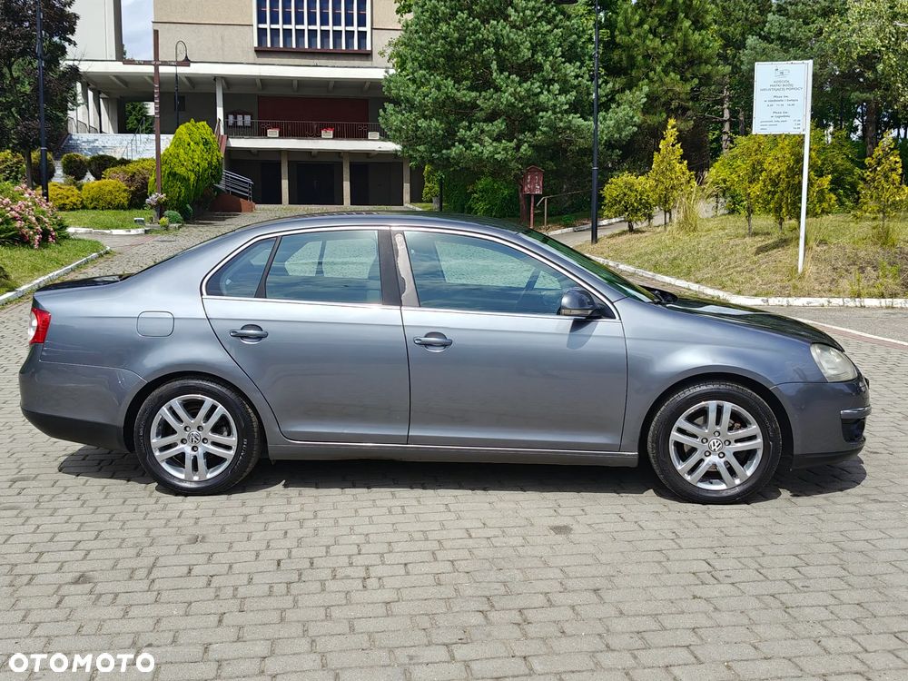 Volkswagen Jetta 2.0 FSI Comfortline - 5