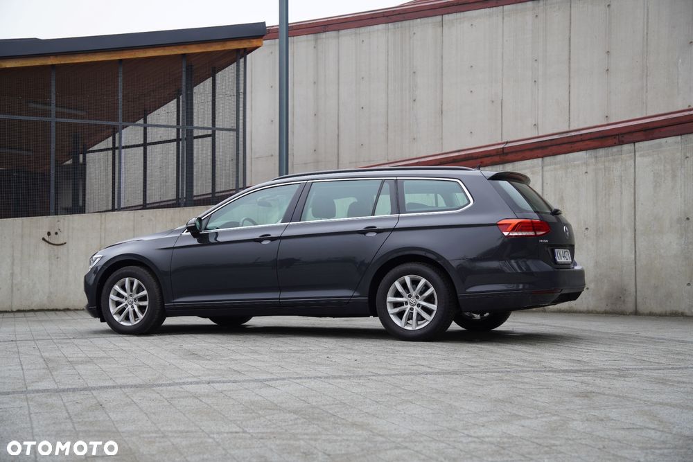 Volkswagen Passat - 5