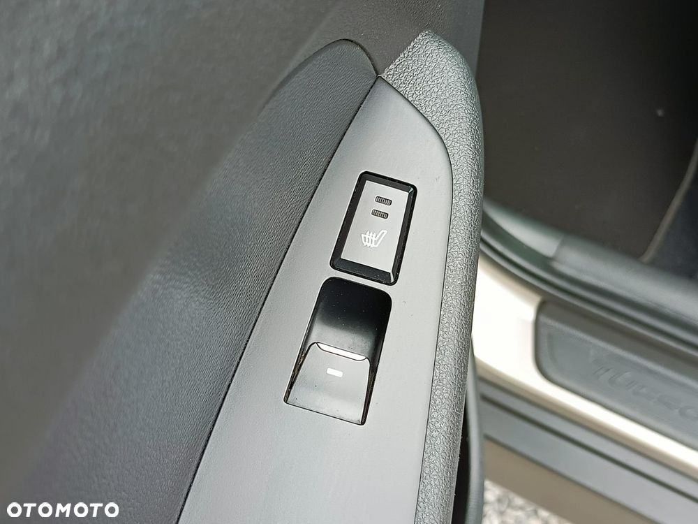 Hyundai Tucson blue 1.7 CRDi 2WD DCT Premium - 23