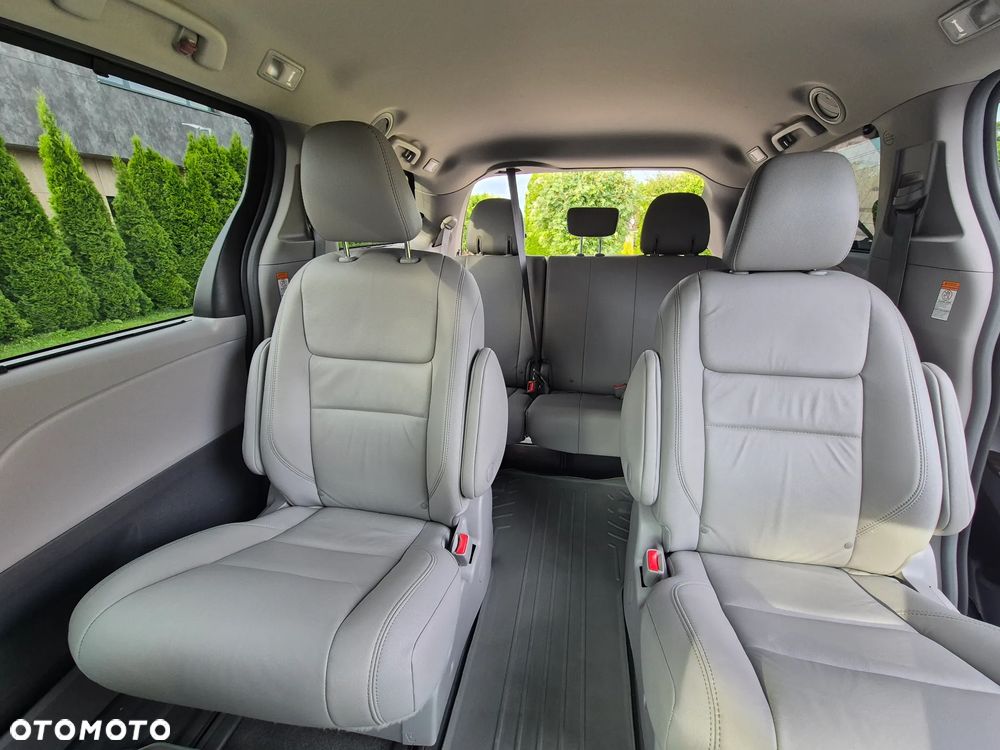 Toyota Sienna 3.5 V6 XLE AWD - 19