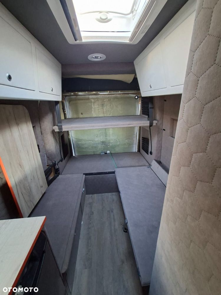 Mercedes-Benz Sprinter - 5