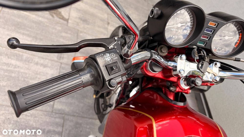 Suzuki GSX - 17