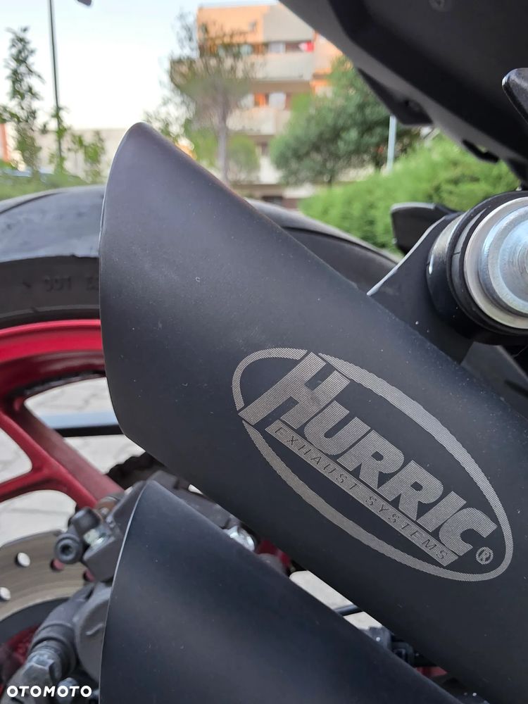 Suzuki GSX - 27