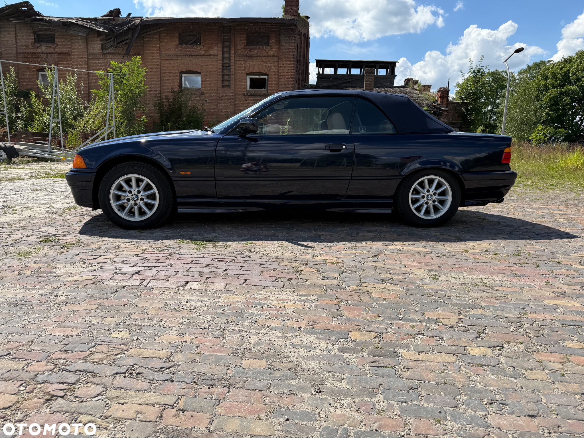 BMW Seria 3 323i - 4