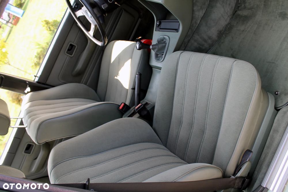 BMW Seria 5 525 e - 13