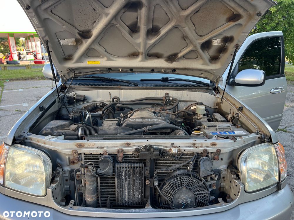 Toyota Sequoia - 15
