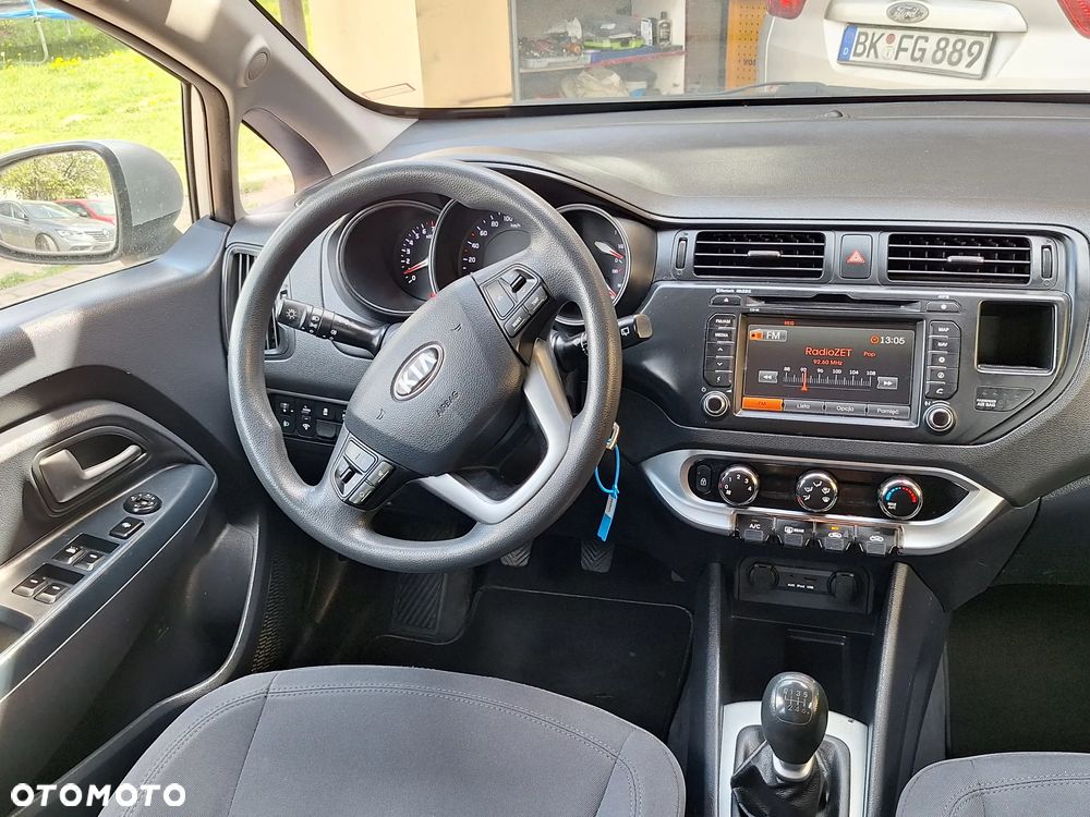 Kia Rio 1.4 Dream Team Edition - 6