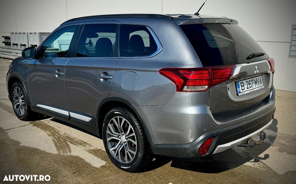 Mitsubishi Outlander - 2