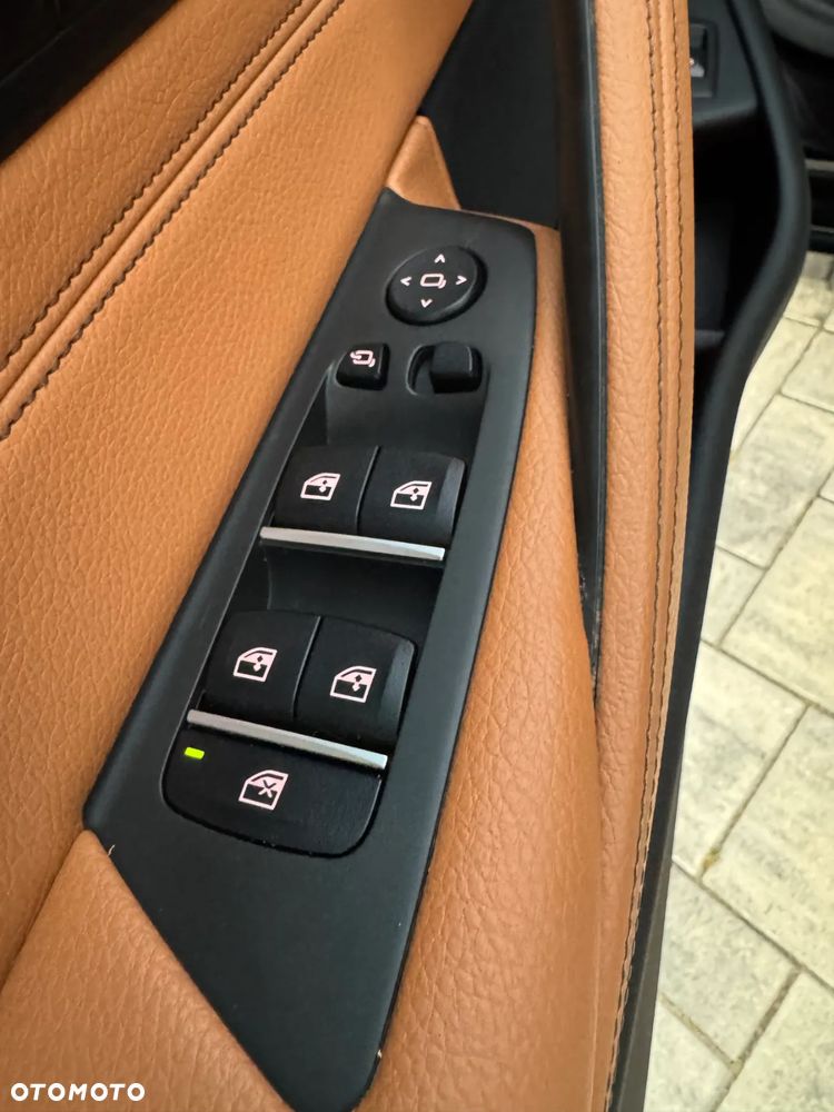 BMW Seria 5 520d xDrive Touring Luxury Line - 15