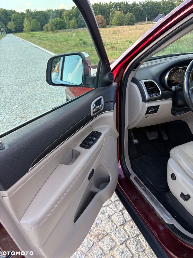 Jeep Grand Cherokee - 16