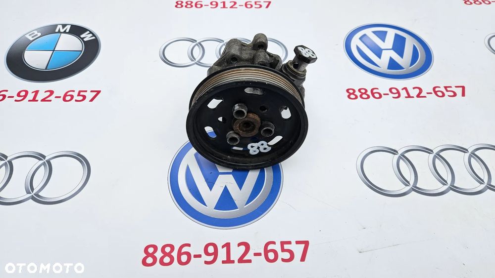 VW Caddy 2K III 3 1.9 TDI BLS 105 KM Pompa wspomagania z kołem 2K0422154A 038145255B - 1