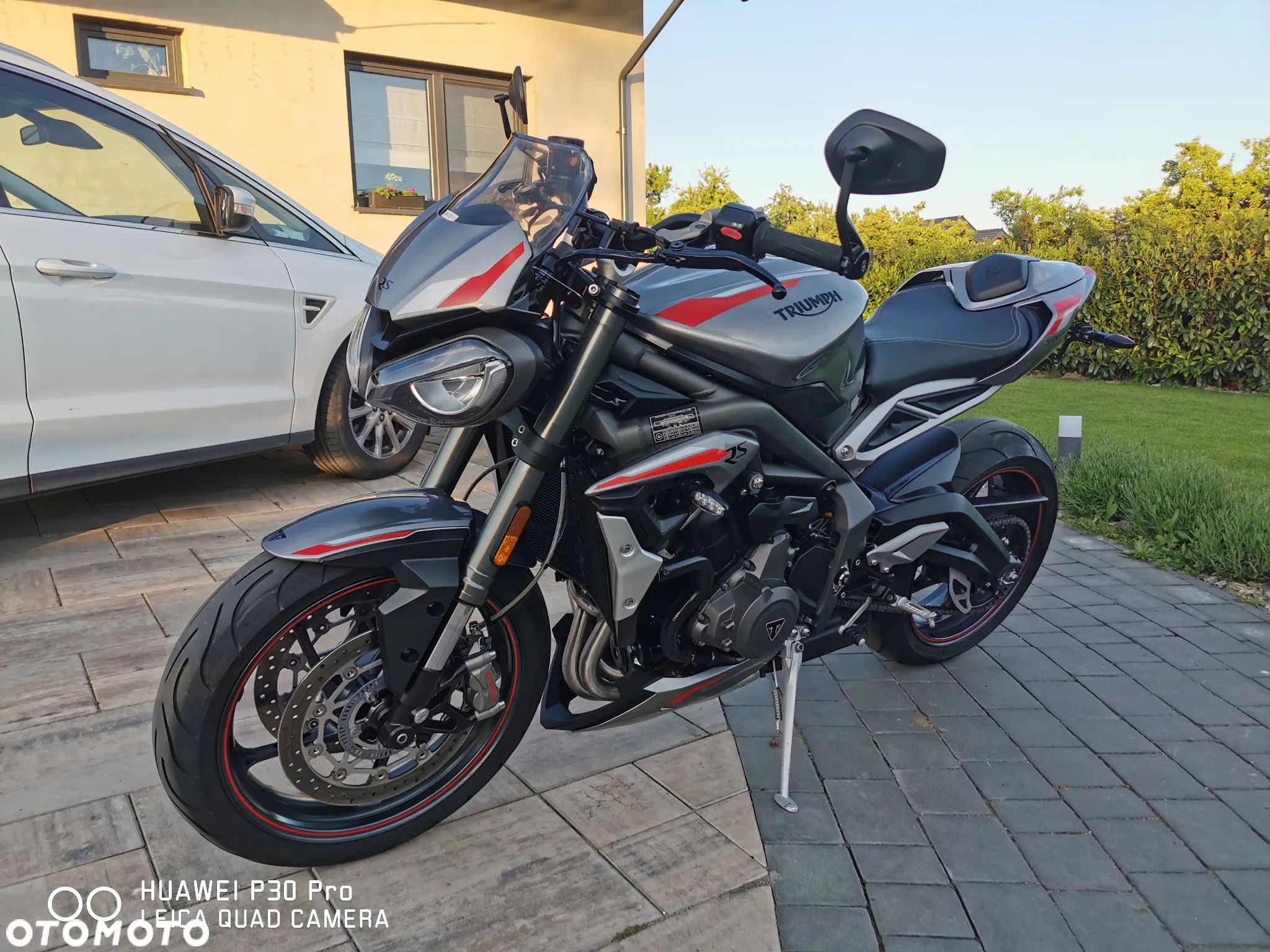 Triumph Street Triple - 1