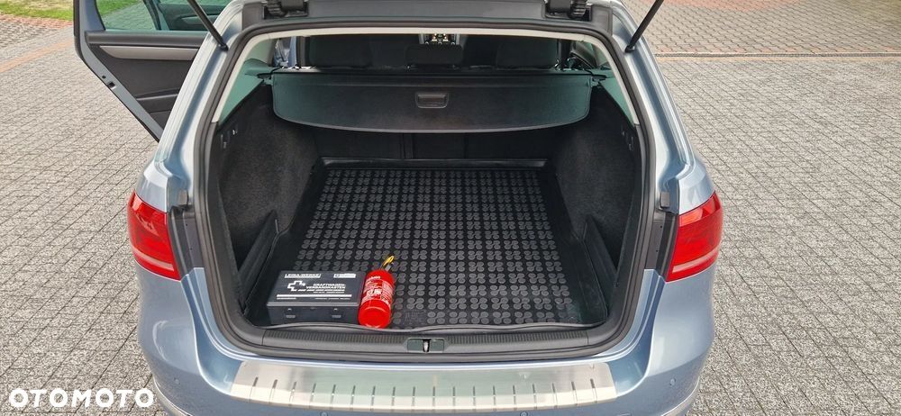 Volkswagen Passat 2.0 TDI Highline - 33
