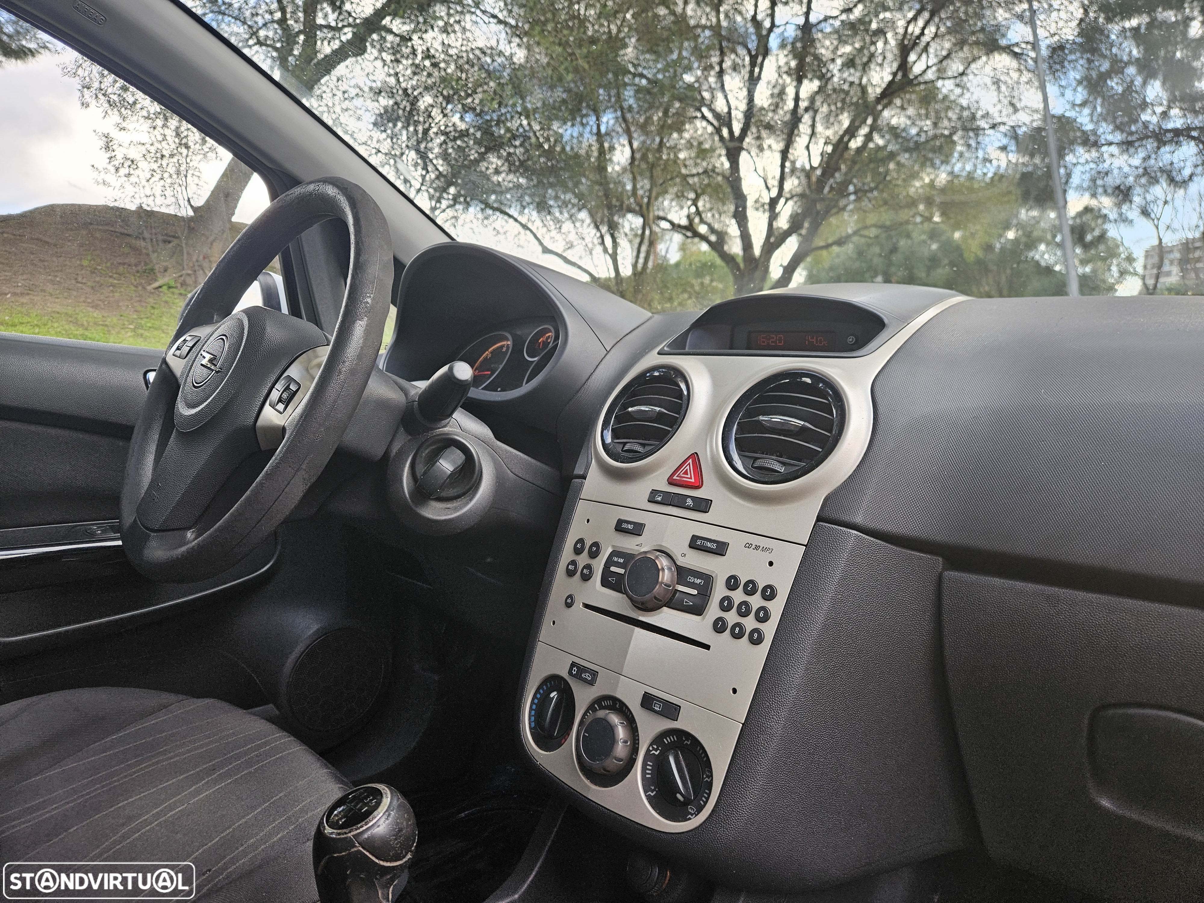 Opel Corsa 1.3 CDTi Enjoy EcoFLEX - 14