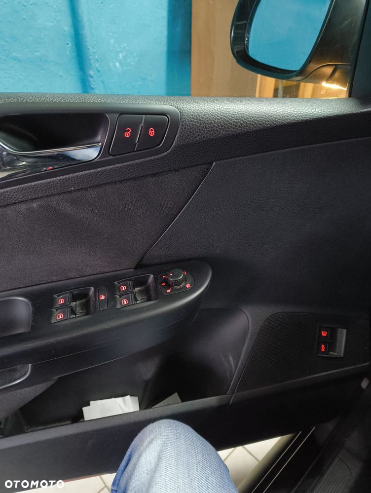 Volkswagen Passat - 4