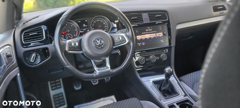 Volkswagen Golf - 26