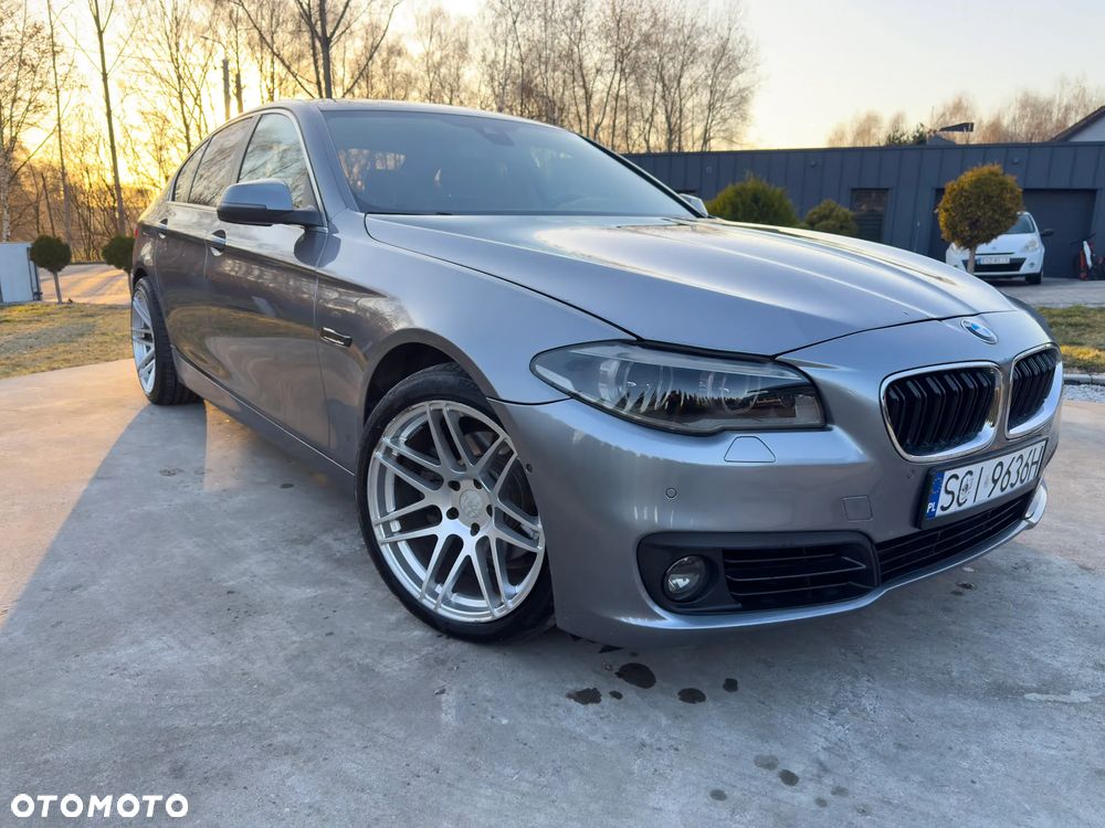BMW Seria 5 528i xDrive Sport-Aut Luxury Line - 7
