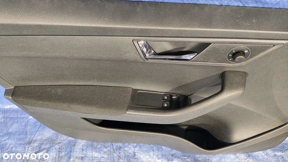 BOCZEK DRZWI TAPICERKA LEWY PRAWY PRZÓD KLAMKA WEWNĘTRZNA CHROM GŁOŚNIK PANEL PRZEŁĄCZNIK SZYB LUSTEREK SKODA FABIA III 3 LIFT EUROPA - 4