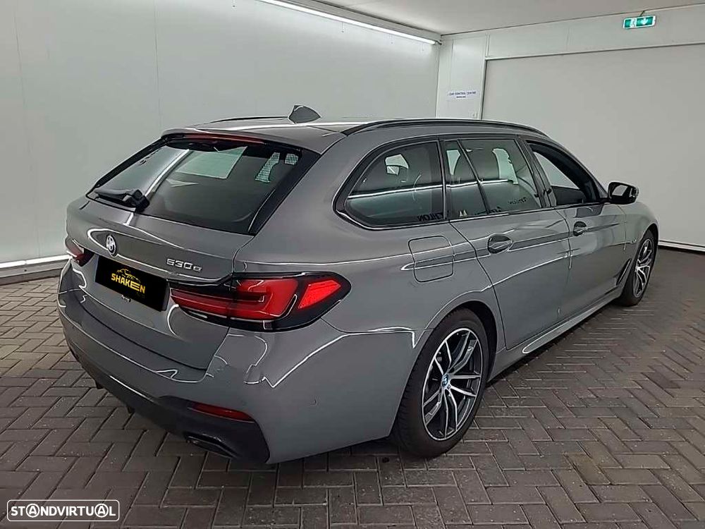BMW 530 e Pack Desportivo M - 6
