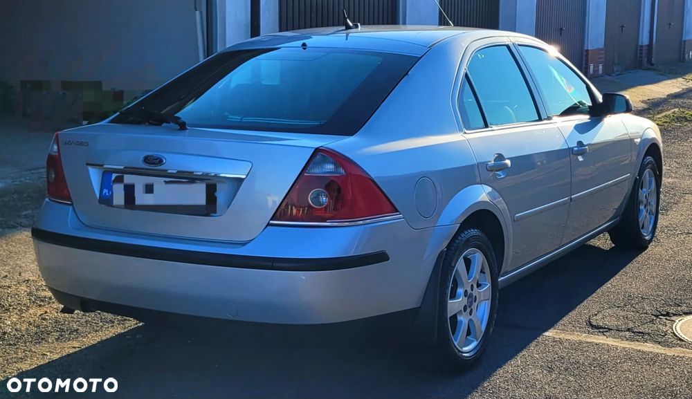 Ford Mondeo 1.8 Silver X - 12