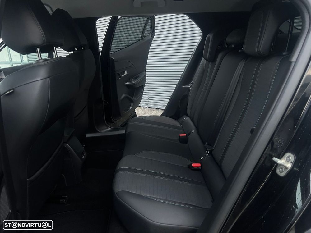 Peugeot 2008 1.2 PureTech Allure - 19