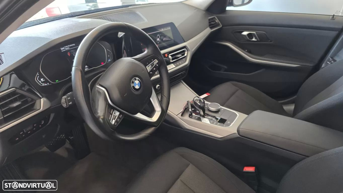 BMW 318 d Auto - 35