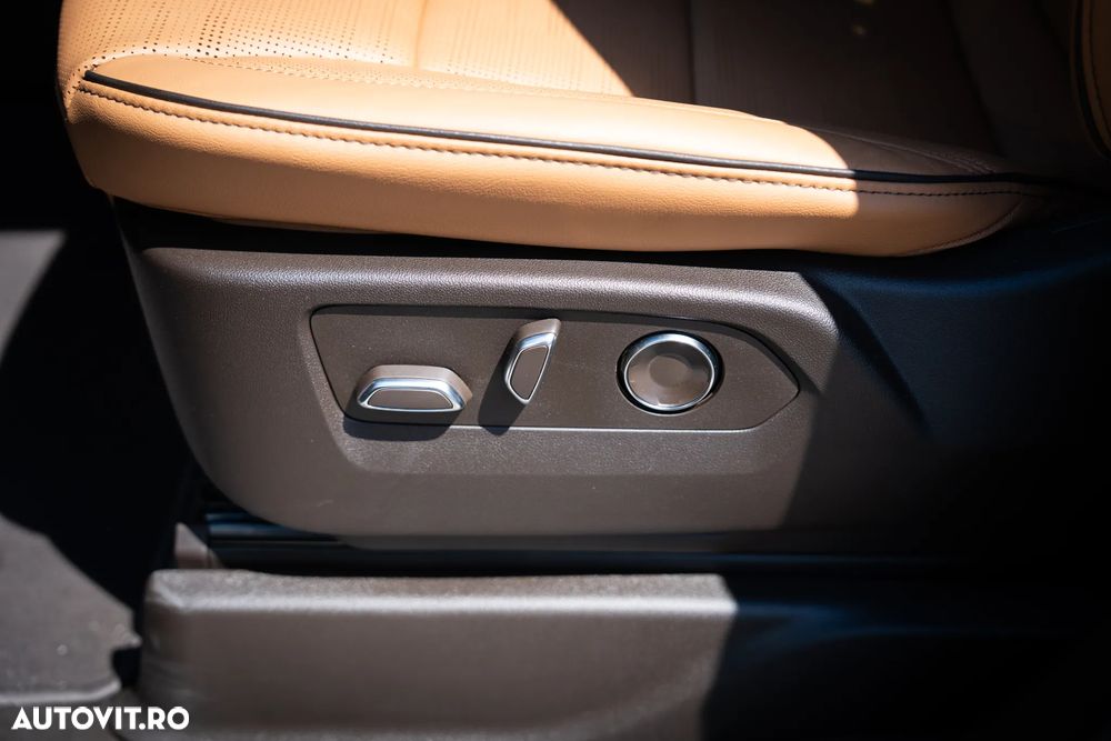 Cadillac Escalade - 18