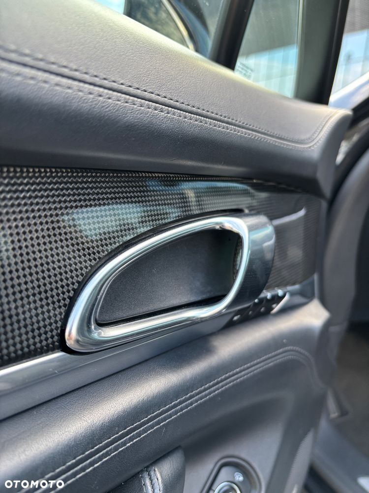 Porsche Panamera 4S - 25