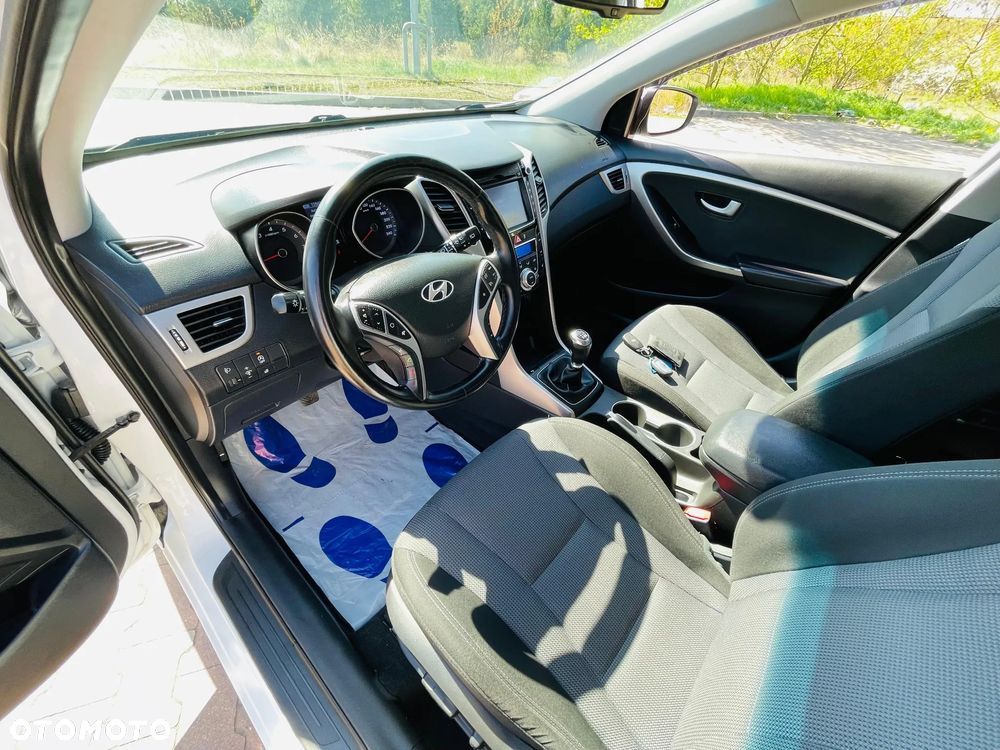 Hyundai i30 blue 1.6 GDI YES Gold - 12