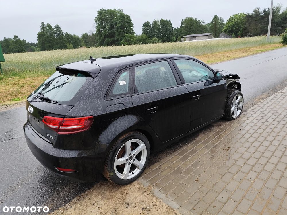 Audi A3 Sportback 35 TDI S tronic S line - 5