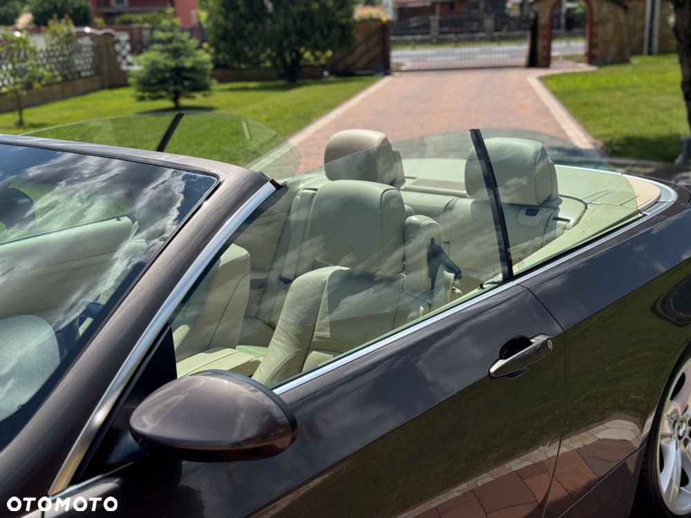 BMW Seria 3 320i Cabrio - 12
