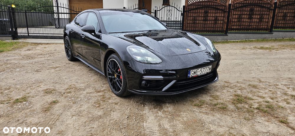 Porsche Panamera Turbo - 1