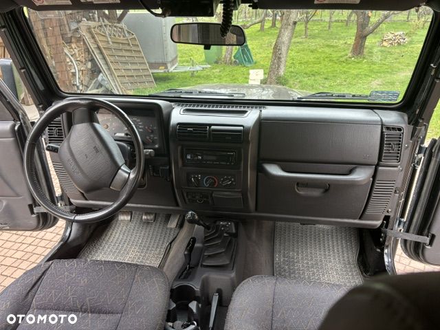 Jeep Wrangler 4.0 Sport - 10