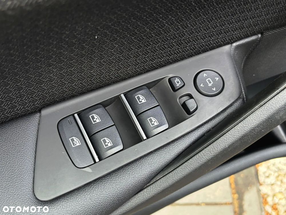 BMW Seria 5 520d - 33